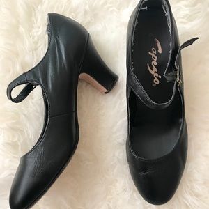 📍SOLD📍Capezio Leather Character Shoes